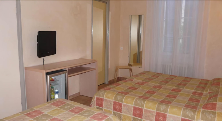 Imagen de la habitación del Hotel Du Parc, DRAGUIGNAN. Foto 12