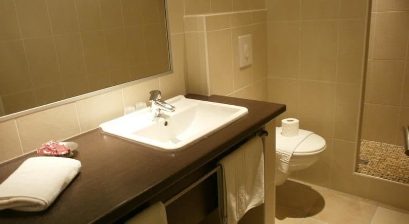 Imagen de la habitación del Hotel Du Parc, DRAGUIGNAN. Foto 16
