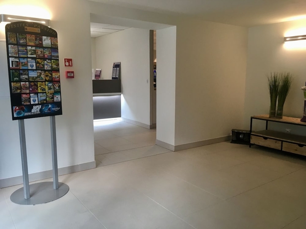 Imagen de los interiores del Hotel Du Parc Euromédecine. Foto 17