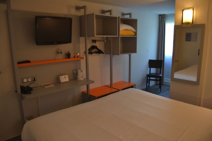 Imagen de la habitación del Hotel Du Parc Euromédecine. Foto 10