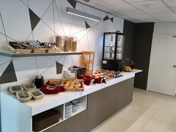 Imagen de los interiores del Hotel Du Parc Euromédecine. Foto 19