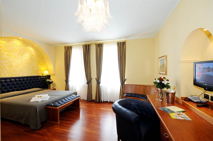 Imagen de la habitación del Hotel Du Parc, Garda. Foto 4