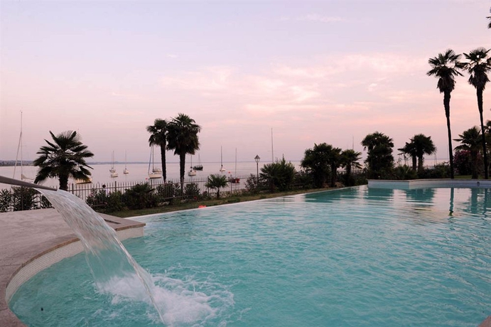 Imagen de la piscina del Hotel Du Parc, Garda. Foto 11