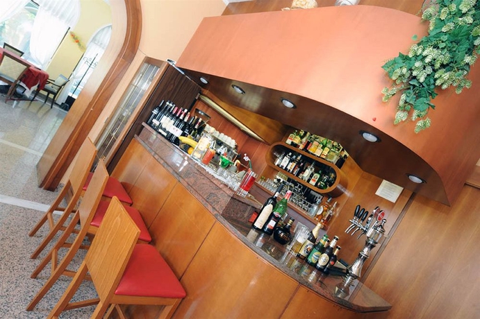 Imagen del bar/restaurante del Hotel Du Parc, Garda. Foto 3