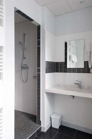 Imagen de la habitación del Hotel Du Parc, Lons le Saunier. Foto 5