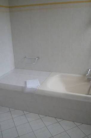 Imagen de la habitación del Hotel Du Parc, Lons le Saunier. Foto 9