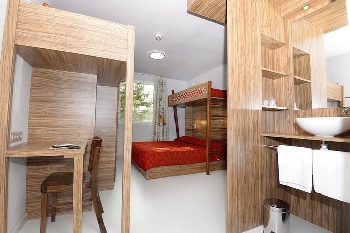 Imagen de la habitación del Hotel Du Parc Pirates. Foto 6