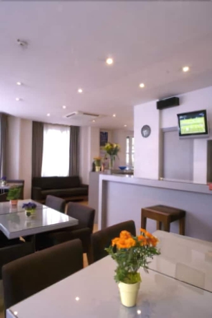 Imagen de los interiores del Hotel Du Parc Saint Charles. Foto 19