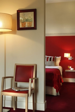 Imagen de la habitación del Hotel Du Parc, Salies de Bearn. Foto 9