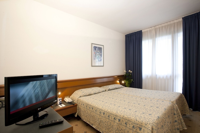 Imagen de la habitación del Hotel Du Parc, Sirmione. Foto 3