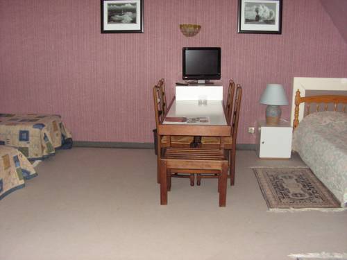 Imagen de la habitación del Hotel Du Parc, Thonac. Foto 10