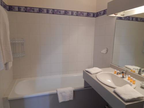 Imagen de la habitación del Hotel Du Parc, Thonac. Foto 11