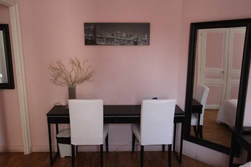 Imagen de la habitación del Hotel Du Parc, VITRY SUR SEINE. Foto 15