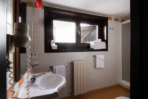 Imagen de la habitación del Hotel Du Park. Foto 11