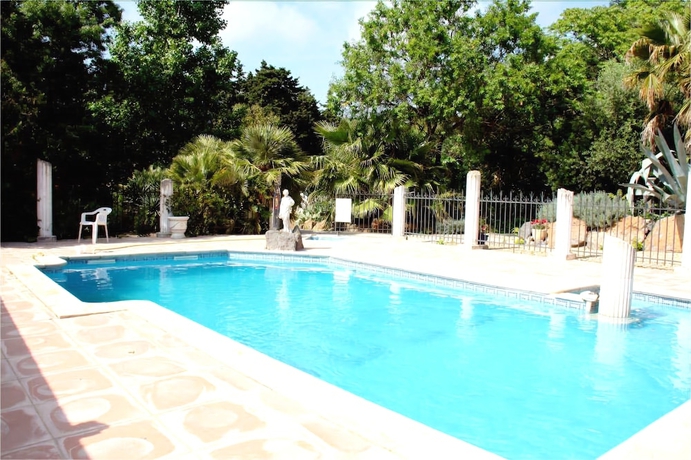 Imagen de la piscina del Hotel Du Patriarche. Foto 19