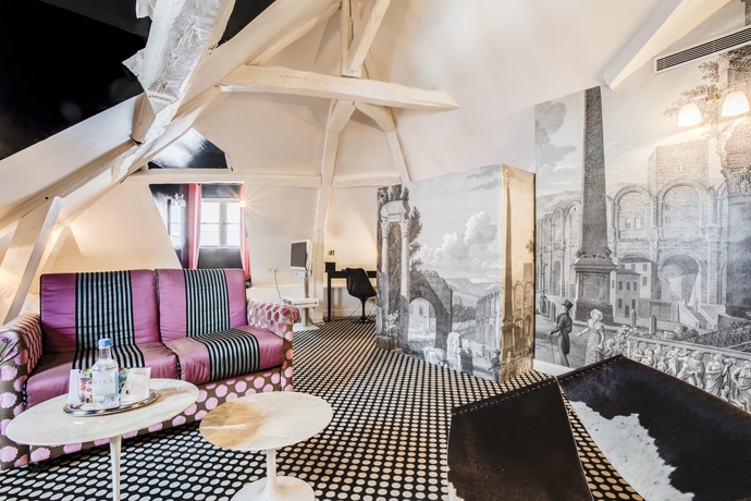 Imagen de la habitación del Hotel Du Petit Moulin. Foto 8