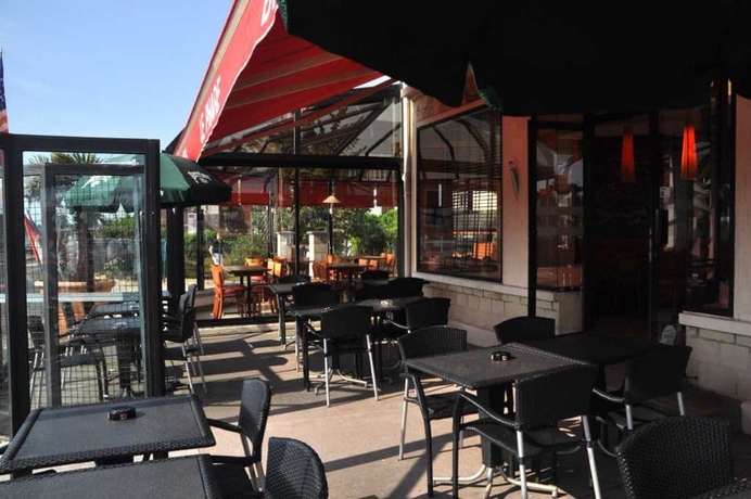 Imagen del bar/restaurante del Hotel Du Phare. Foto 6