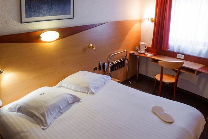 Imagen de la habitación del Hotel Du Pin Nice Port. Foto 8