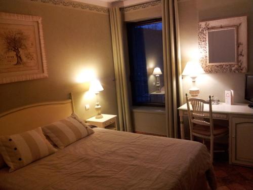 Imagen general del Hotel Du Poète, Fontaine-de-Vaucluse. Foto 1