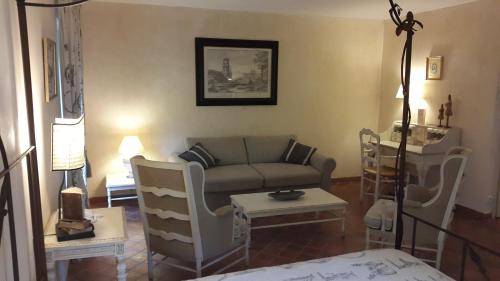 Imagen general del Hotel Du Po&egrave;te, Fontaine-de-Vaucluse. Foto 4