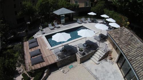 Imagen de la habitación del Hotel Du Po&egrave;te, Fontaine-de-Vaucluse. Foto 8