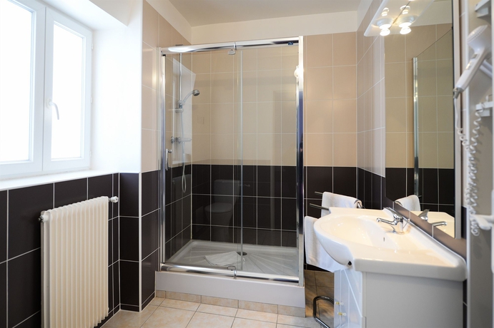 Imagen de la habitación del Hotel Du Polo. Foto 3