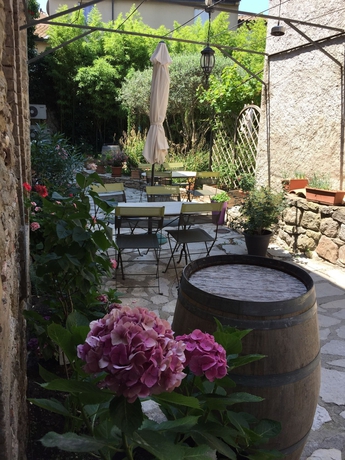 Imagen de los exteriores del Hotel Du Pont Vieux. Foto 15