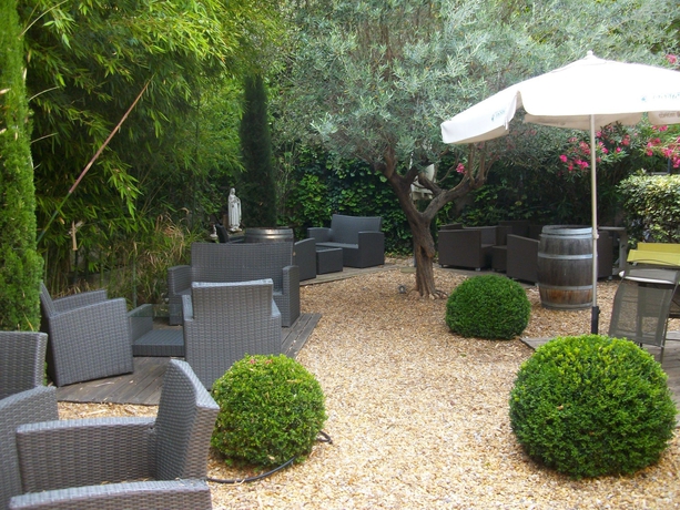 Imagen de los exteriores del Hotel Du Pont Vieux. Foto 16