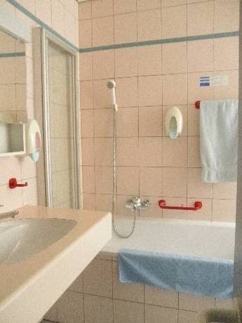 Imagen de la habitación del Hotel Du Port, Estavayer-le-lac. Foto 10