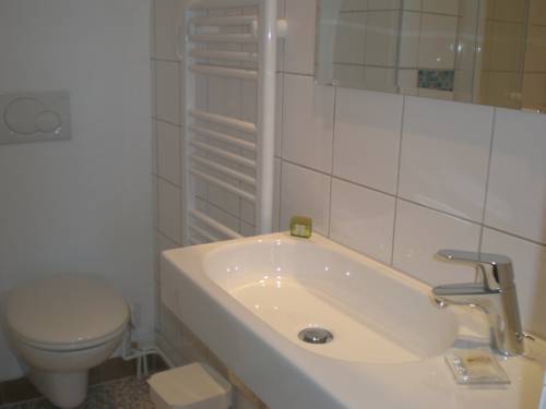 Imagen de la habitación del Hotel Du Port Et De L'aven. Foto 3