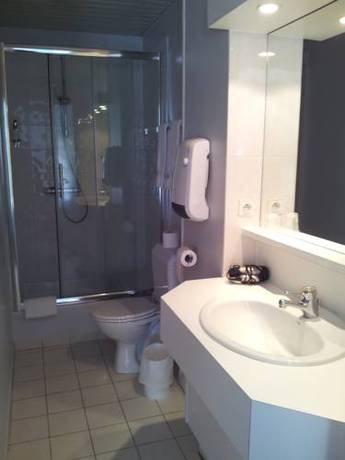 Imagen de la habitación del Hotel Du Pot D'etain. Foto 16