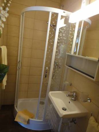 Imagen de la habitación del Hotel Du Quai. Foto 4