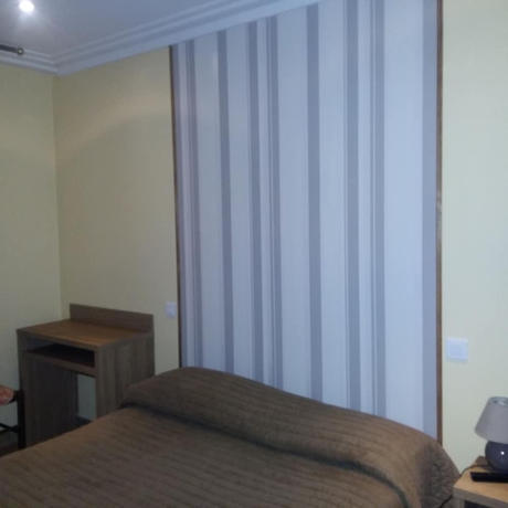 Imagen de la habitación del Hotel Du Roi René. Foto 4