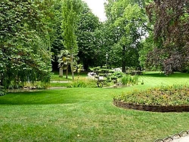 Imagen de los exteriores del Hotel Du Roi René. Foto 16