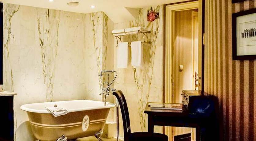 Imagen de los interiores del Hotel Du Romancier. Foto 8