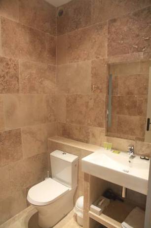 Imagen de la habitación del Hotel Du Soleil Et Spa. Foto 6
