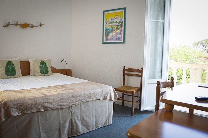 Imagen de la habitación del Hotel Du Soleil, Saint Raphael. Foto 2