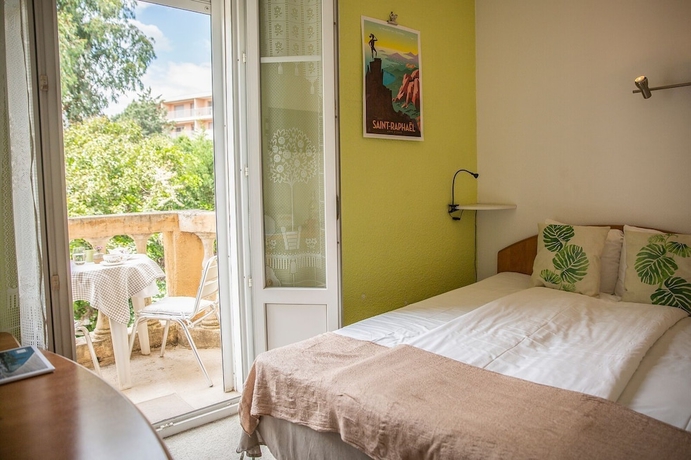 Imagen de la habitación del Hotel Du Soleil, Saint Raphael. Foto 8