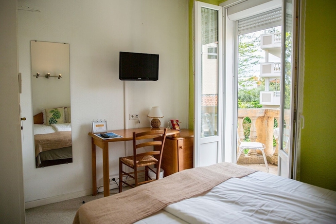 Imagen de la habitación del Hotel Du Soleil, Saint Raphael. Foto 9
