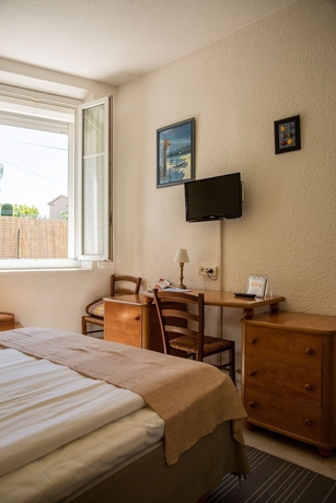 Imagen de la habitación del Hotel Du Soleil, Saint Raphael. Foto 13