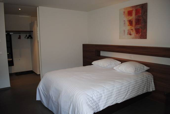 Imagen de la habitación del Hotel Du Soleil, St Leonard. Foto 6