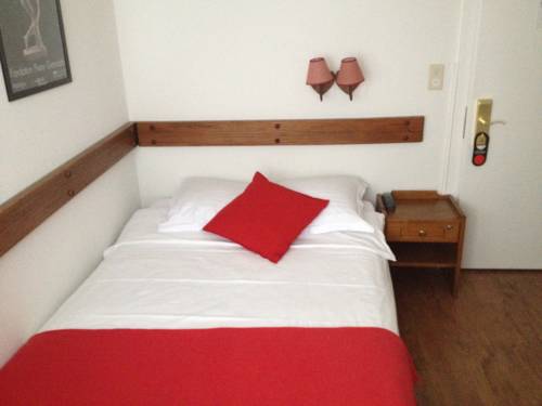 Imagen de la habitación del Hotel Du Stand. Foto 8