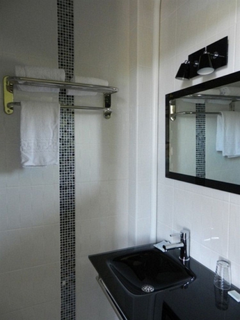 Imagen de la habitación del Hotel Du Val De Sa&ocirc;ne. Foto 3