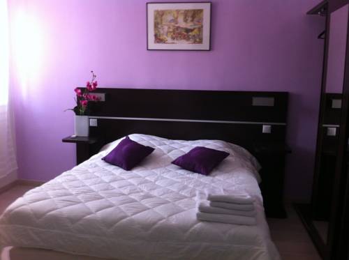 Imagen de la habitación del Hotel Du Vieux Port. Foto 9