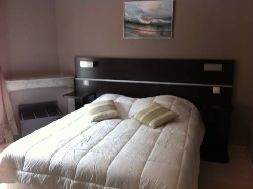 Imagen de la habitación del Hotel Du Vieux Port. Foto 11