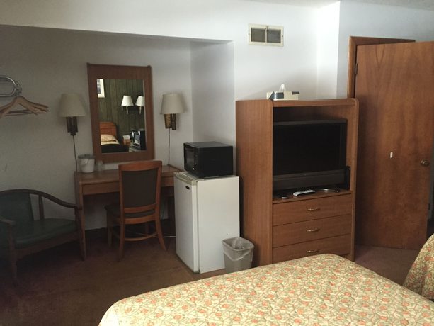 Imagen de la habitación del Hotel Du Wayne Motel. Foto 5