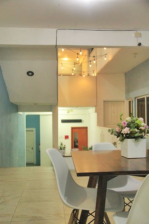 Imagen de los interiores del Hotel DuHotel. Foto 18
