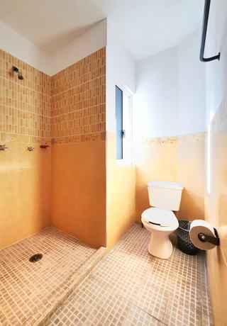 Imagen de la habitación del Hotel DuHotel. Foto 9