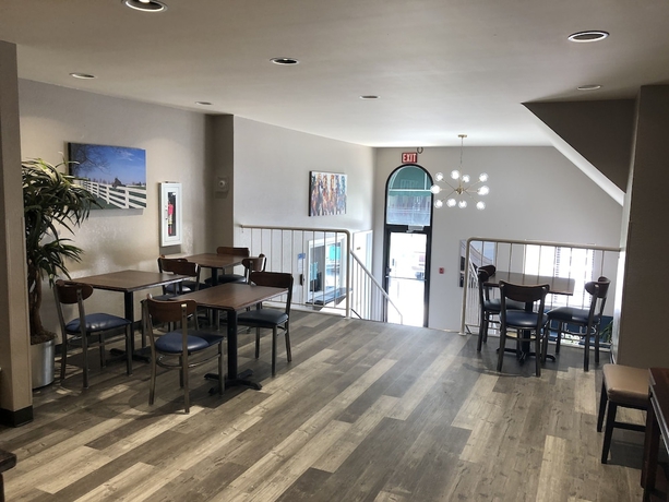 Imagen de los interiores del Hotel DuPont Suites. Foto 16