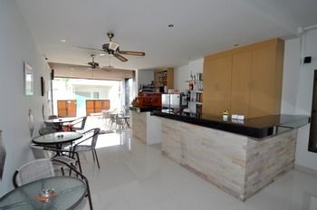 Imagen de los exteriores del Hotel Duangjai Residence. Foto 13
